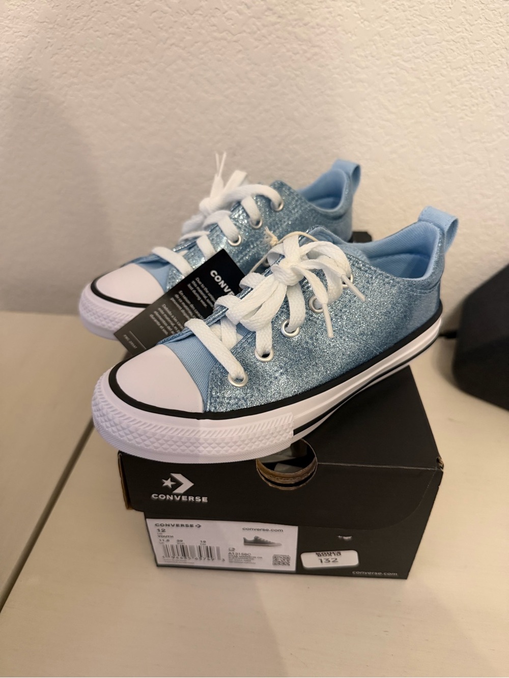 Converse Kids Light Blue Glitter Low Top Sneakers (nwt)